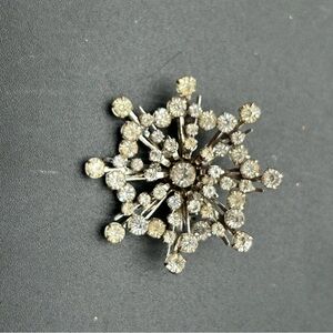 1950s starburst snowflake rhinestone brooch